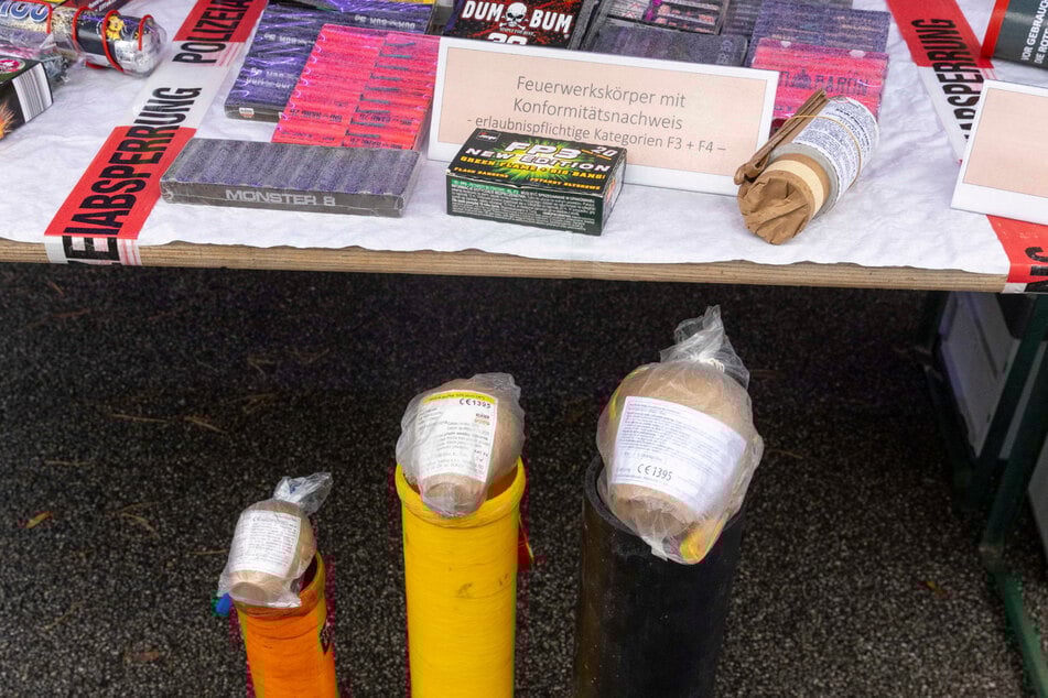 Feuerwerkskörper der Kategorie F3 und F4 dürfen nur von Profis gezündet werden.