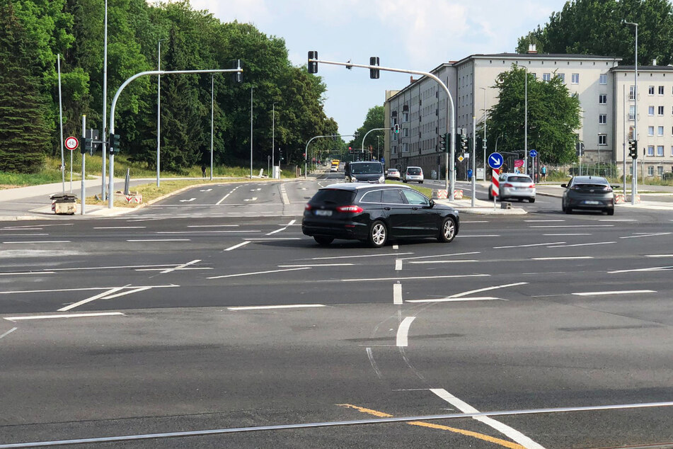 Seit Dienstag rollt der Verkehr im Kreuzungsbereich Bahnhofstraße/Zschopauer wieder.