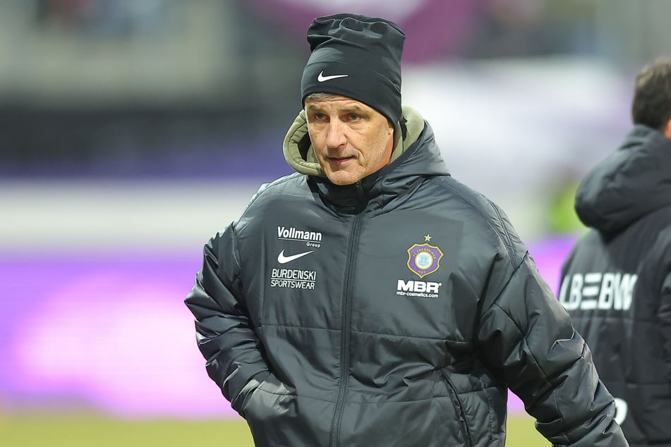 FCE-Trainer Jens Härtel (56) will nicht nach Duisburg fahren, um Punkte abzuliefern.