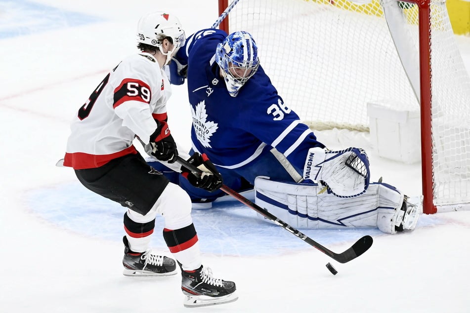 NHL: Maple Leafs make NHL history and keep up their winning ways at home