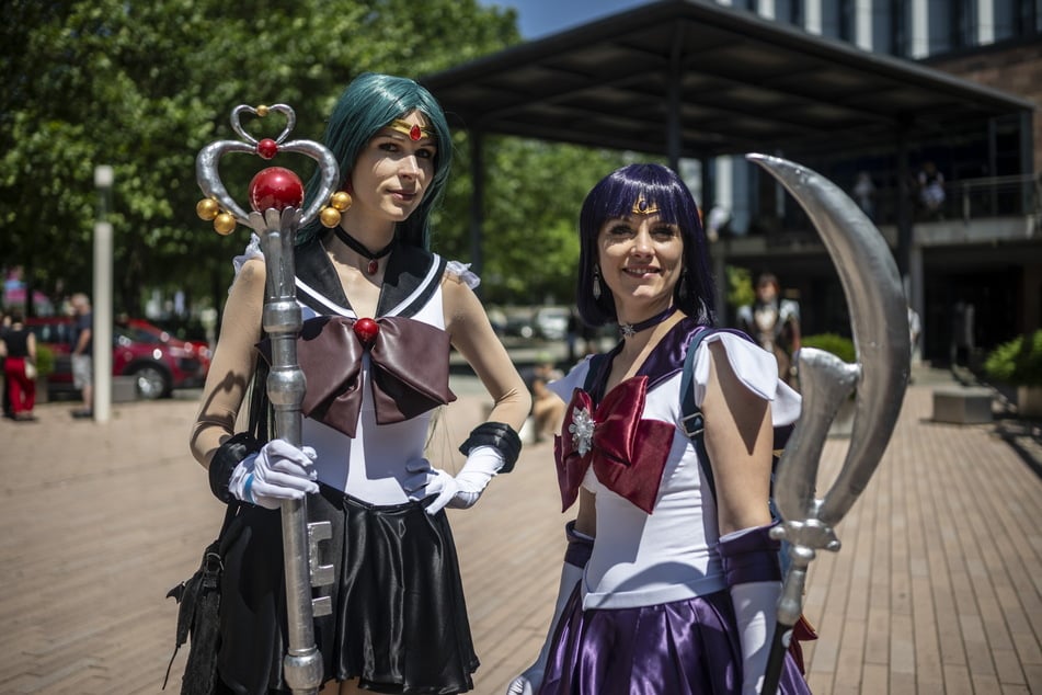 Melanie (33) und Nadine (31) sind extra aus Dresden für die Anime- und Manga-Convention "ShiroCo" angereist.