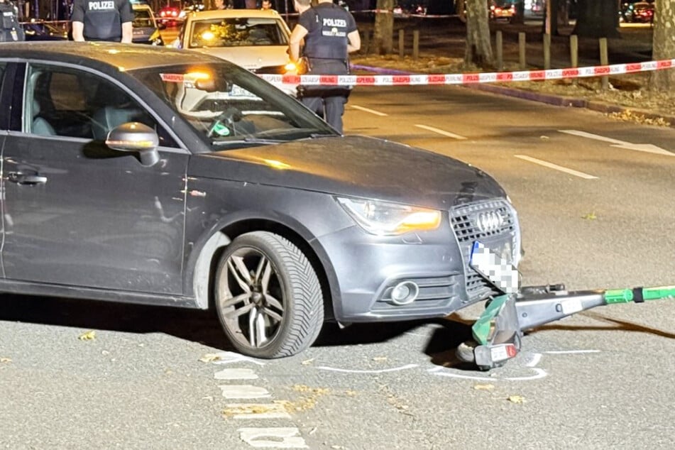 Verhängnisvoller Unfall in Frankfurt-Nordend: Ein 68 Jahre alter Scooter-Fahrer wurde von einem Audi erfasst.