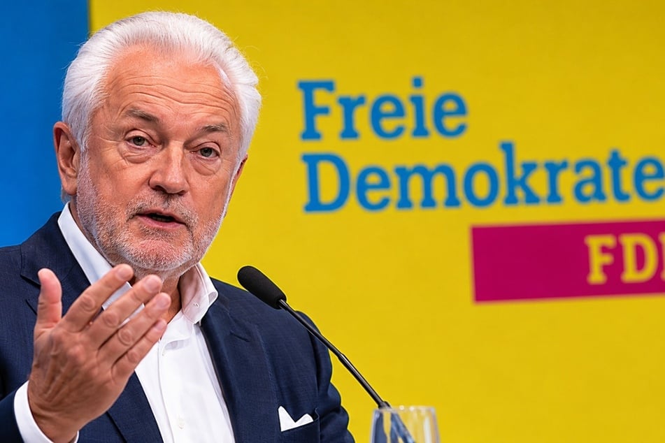 Wolfgang Kubicki (74) stellt die Brandmauer zur AfD infrage und sorgt damit für Streit in der eigenen Parteispitze.