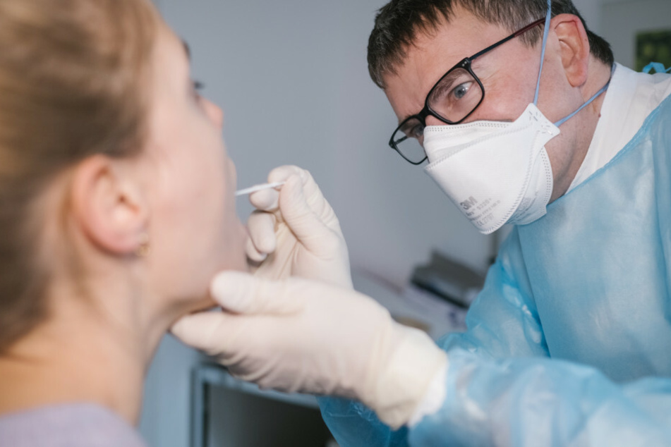 Für alle Fragen rund um das Coronavirus hat die Senatsverwaltung für Gesundheit eine Hotline eingerichtet. (Symbolfoto)
