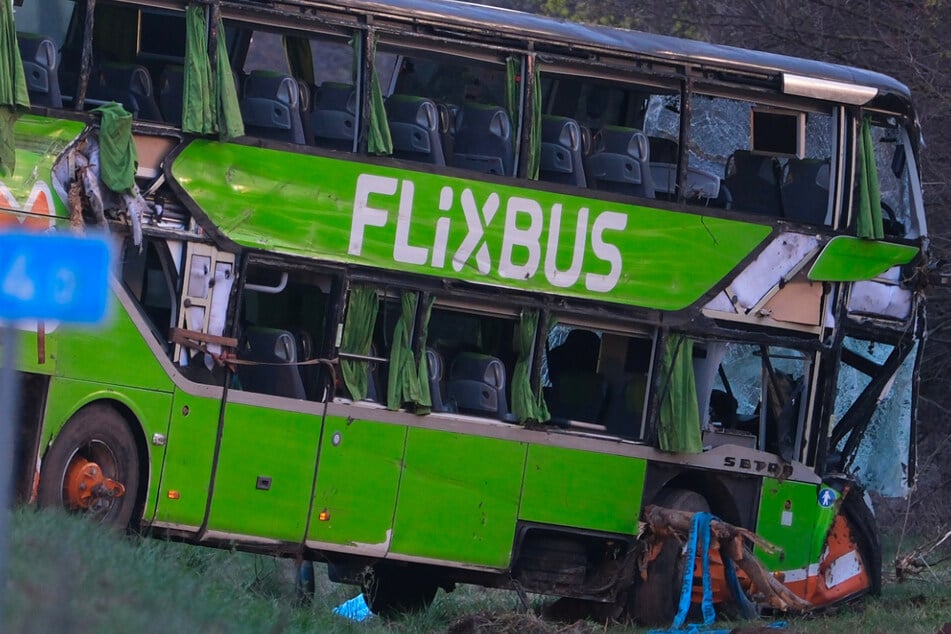 Unfall A9: Unfall mit vier Toten: Flixbus-Fahrer wird angeklagt!