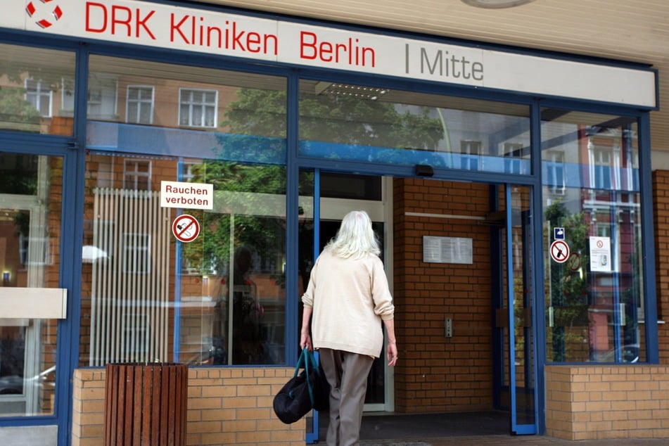 Rund 35.000 Patienten müssen ab kommenden Jahr in das Jüdische Krankenhaus oder das Virchow-Klinikum der Charité. (Archivbild)