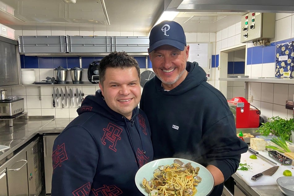 Frank Rosin (58, r.) nahm das "Il Cortile" in Erfurt gründlichst unter die Lupe.