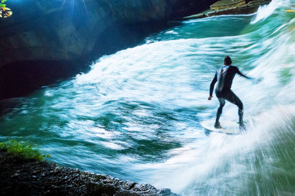 München: Illegale Aktion bringt Eisbachwelle zurück: Wie soll es jetzt weitergehen?