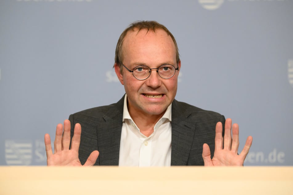 Umweltminister Wolfram Günther (51, Grüne) sieht Investitionsbedarf in Stauwerke, Dämme, Deiche und Verbindungssysteme.