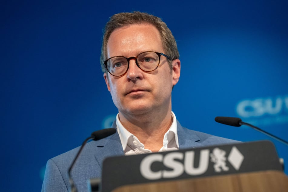 CSU-Generalsekretär Martin Huber (46) schießt scharf gegen die erneuten Streiks der Gewerkschaft der Lokomotivführer (GDL).