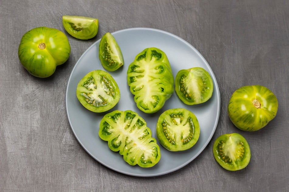 Grüne Tomaten können in der Pfanne gebraten oder als Marmelade verarbeitet werden.