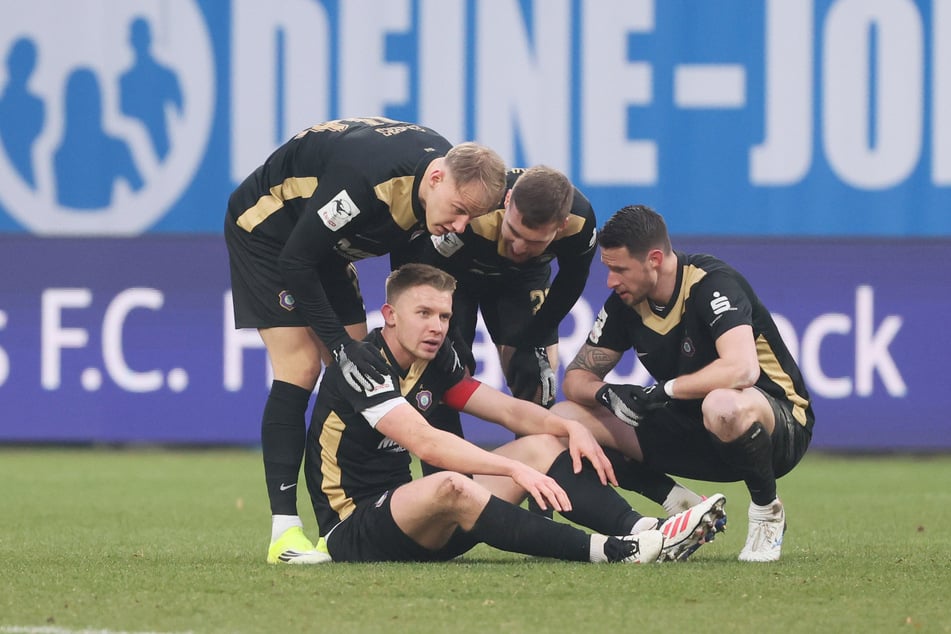 Erik Majetschak (26) erlitt beim Auswärtsspiel in Rostock eine heftige Verletzung.