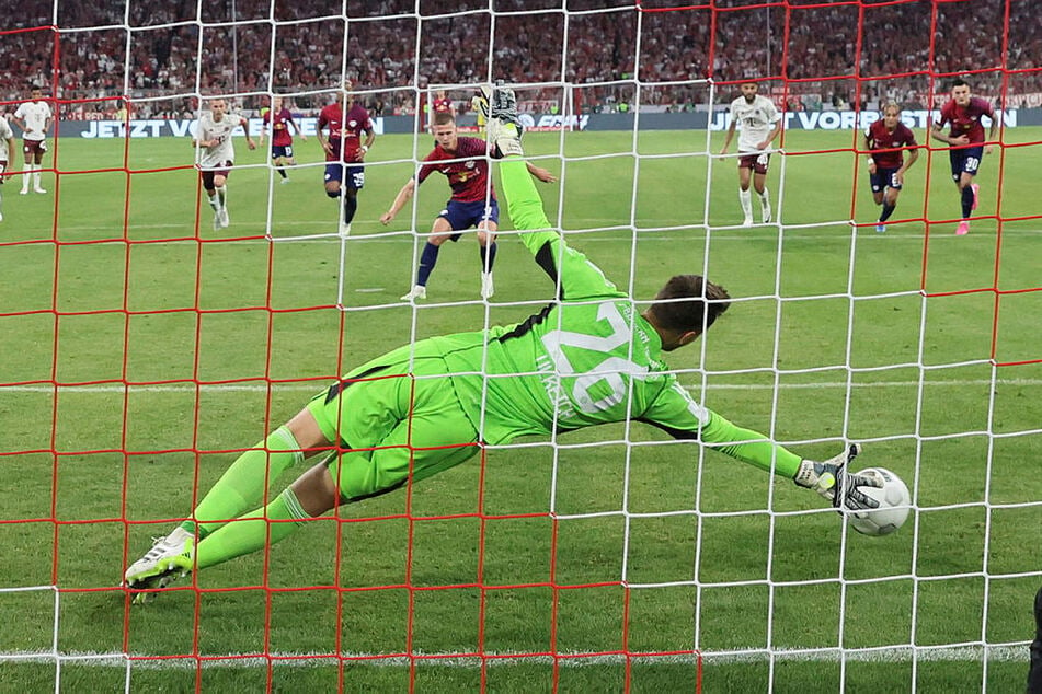 Olmo verwandelte einen Handelfmeter zum 3:0.