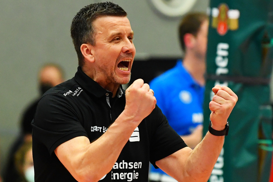 "Geiles Spiel", bilanzierte DSC-Coach Alex Waibl (53) und freute sich riesig über den ersten Sieg in der Finalserie.