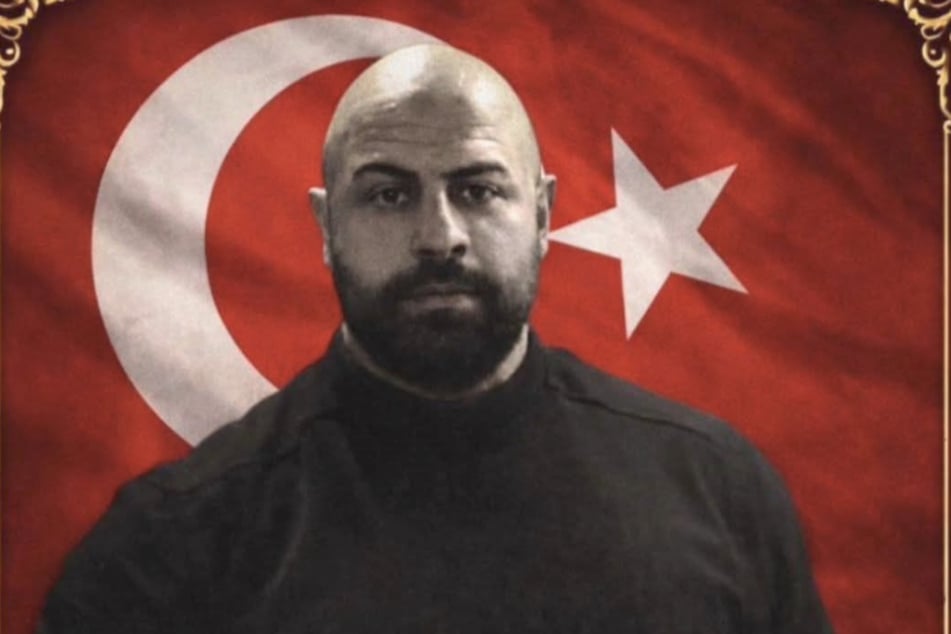 In den sozialen Medien nehmen Angehörige Abschied von dem verstorbenen Rocker. Unter diesem Bild heißt es: "Möge Gott dem Verstorbenen gnädig sein".