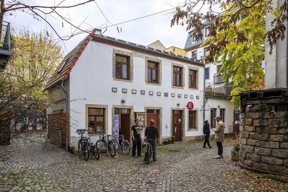 Zwischen Ateliers, Gastro und Secondhand-Shops in der berühmten Kunsthofpassage liegt nun auch "Grooveamt Records".