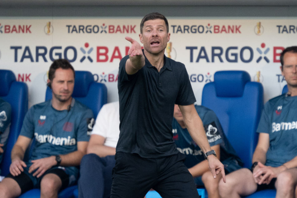 Bayer Leverkusens Trainer Xabi Alonso war mit der Leistung seiner Profis gegen RB Leipzig nicht zufrieden.