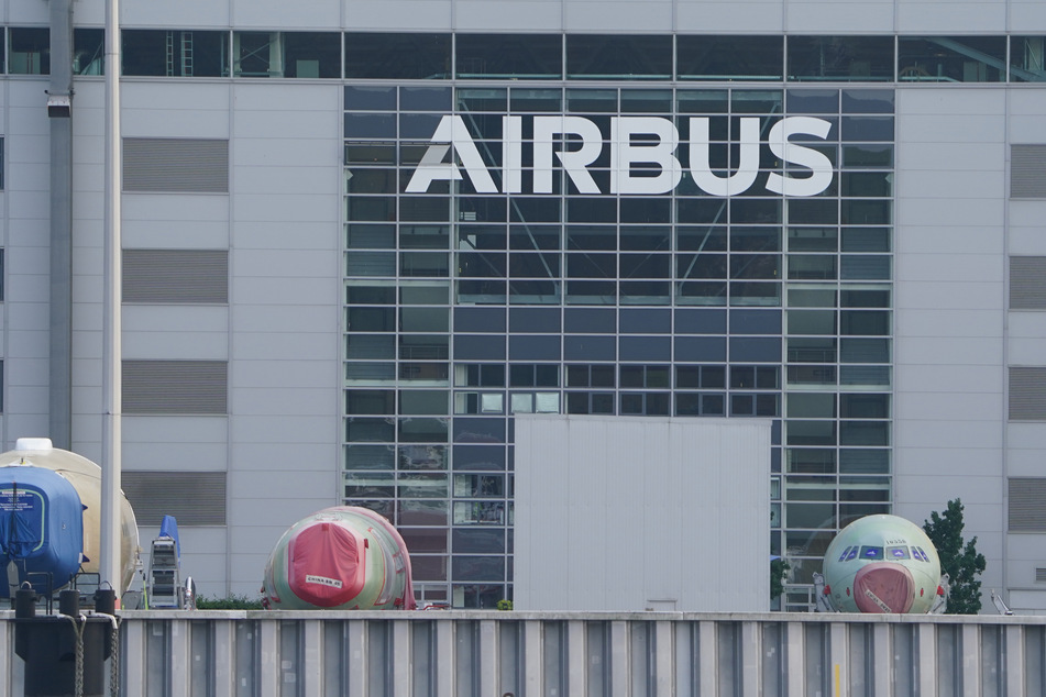 Hamburg: Bombe auf Airbus-Gelände entdeckt: Sprengung beendet
