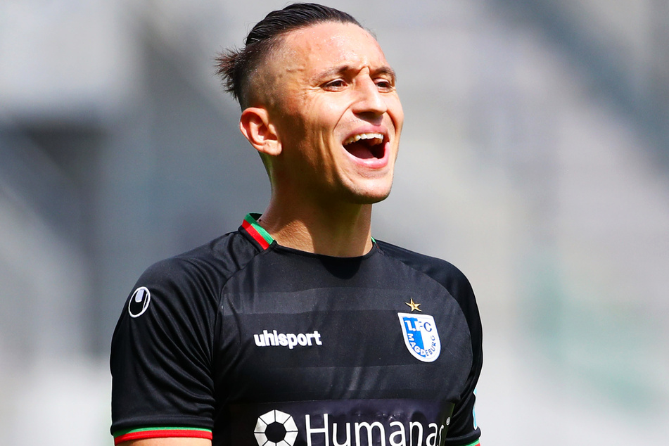 Der 1. FC Magdeburg um Ex-Dynamo Baris Atik (26) führt das Ranking in der 3. Liga trotz zwei Niederlagen in Folge weiter an. Doch der Vorsprung schmilzt.