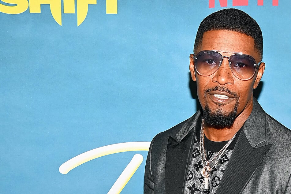 Jamie Foxx reveals he "couldn't walk" after near-fatal health scare