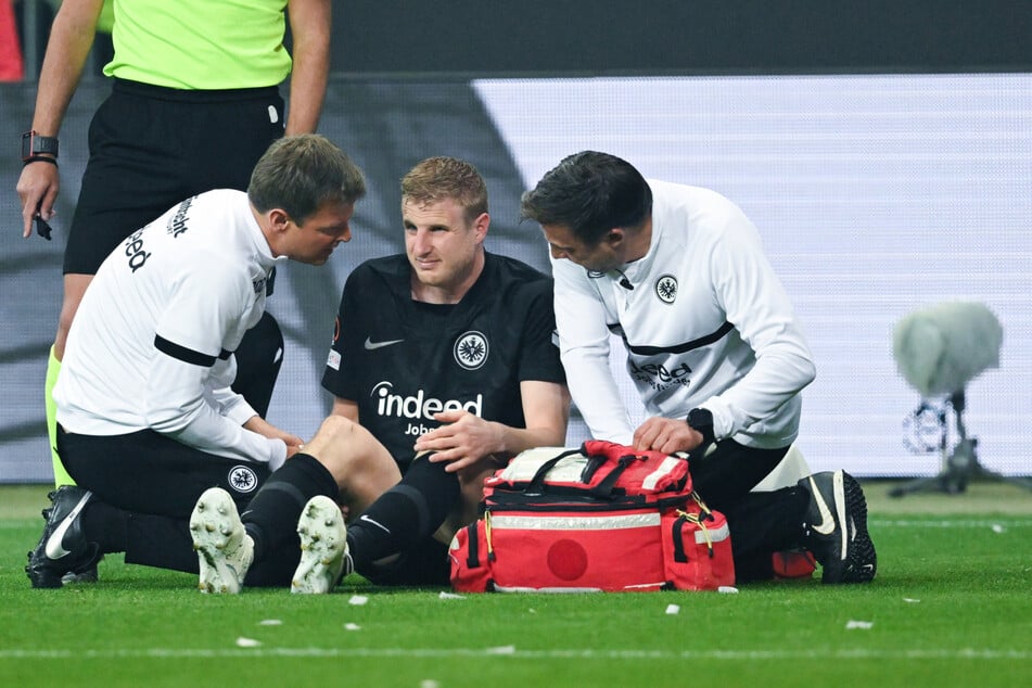 Schockmoment für "Hinti": Wegen dieser Verletzung, die er sich im Rückspiel des Halbfinales der Europa League gegen West Ham United zugezogen hatte, konnte er im Finale nicht auf dem Platz stehen.