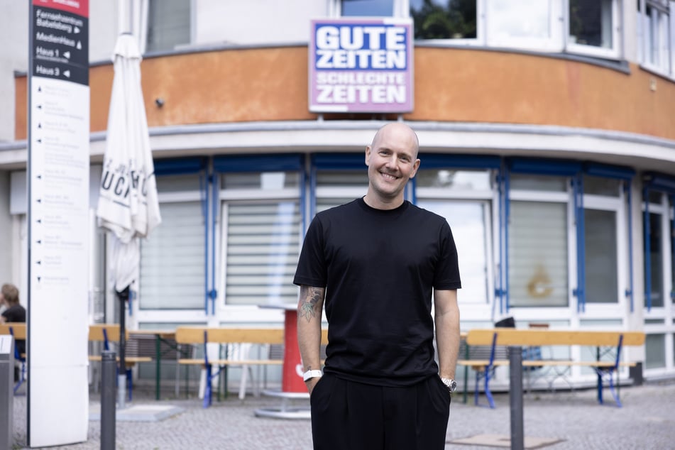 Am Set begann einst seine Karriere: Oliver Petszokat (47) ist zurück an seiner alten Wirkungsstätte.