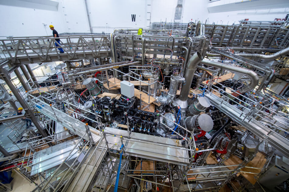 In einem Fusionsreaktor: In einem ähnlichen Reaktor wie diesem. "Wendelstein 7-X" US-Forscher  Entdecken Sie den Durchbruch in Greifswald, Mecklenburg-Vorpommern.