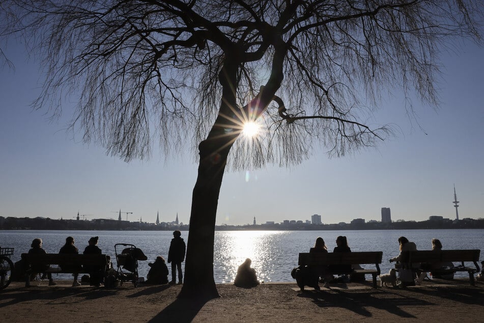 Am Sonntag soll dann die Sonne über Norddeutschland herauskommen. (Symbolbild)