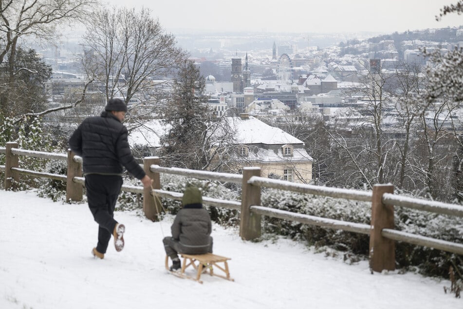 Im Südwesten bleibt es winterlich kalt. Auch Glätte und Schnee sind möglich.