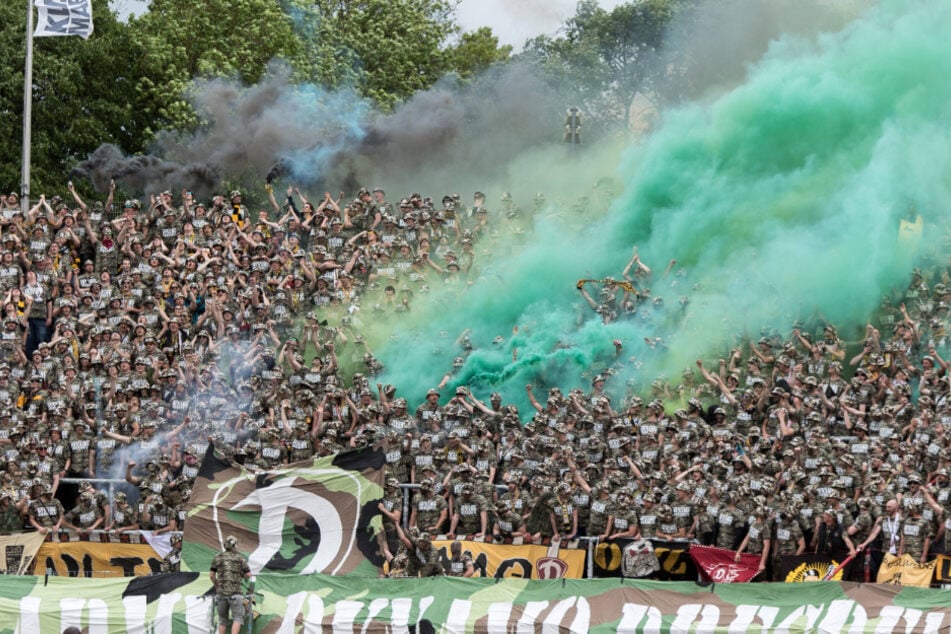 Vor fünf Jahren waren die Dresdner Fans in Karlsruhe als Fußball-Armee einmarschiert.