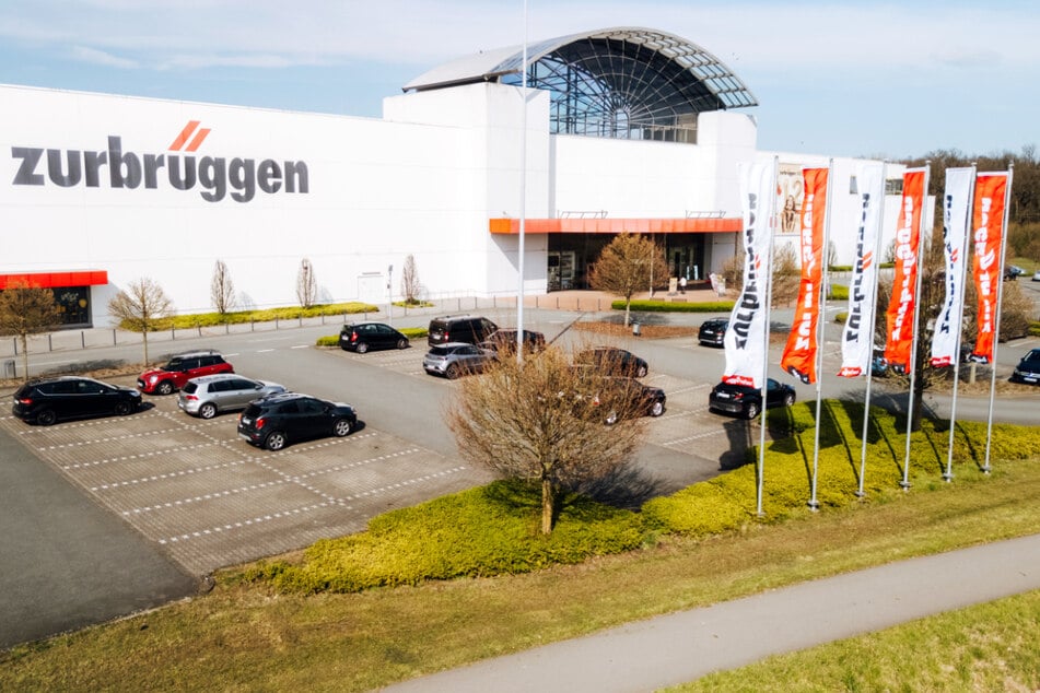 Wer auf der Suche nach günstigen Möbeln und Gartenmöbeln ist, sollte hier vorbeischauen