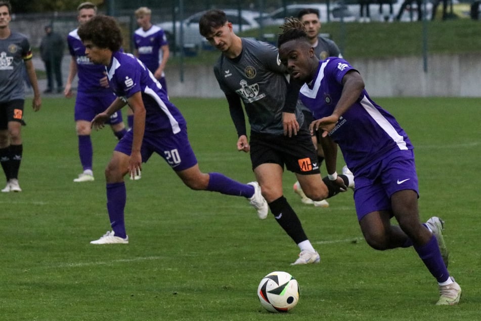 Probespieler Malick Sanogo (r.) wurde für den Test gegen Auerbach ins Erzgebirge eingeladen.