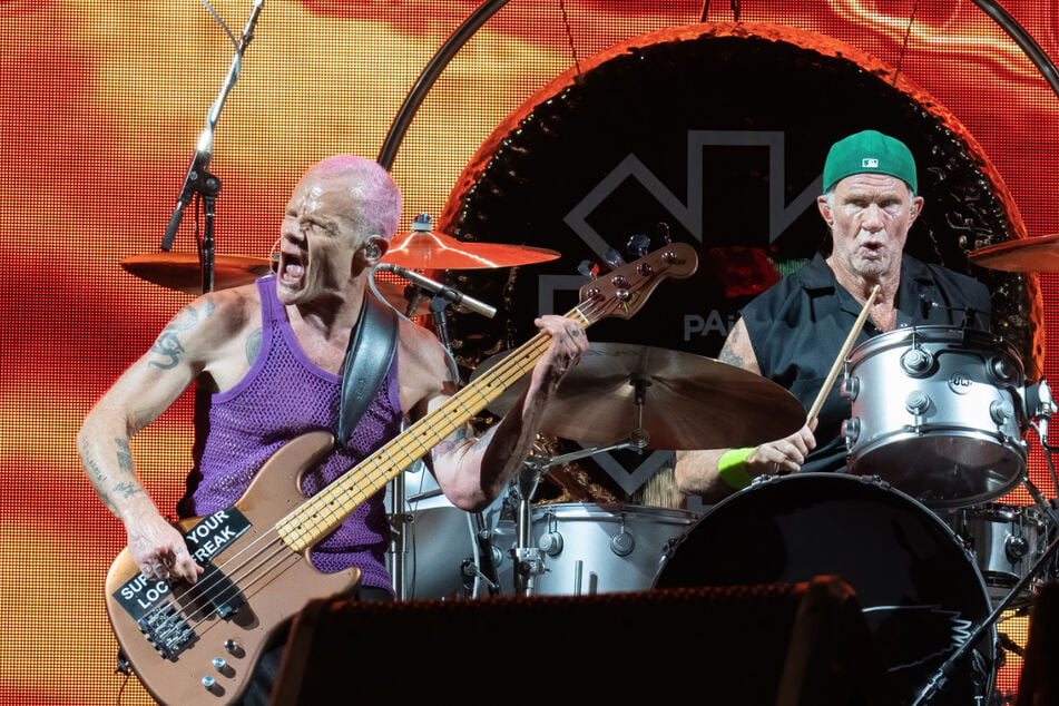 Red Hot Chili Peppers unveil rockin' new stadium tour