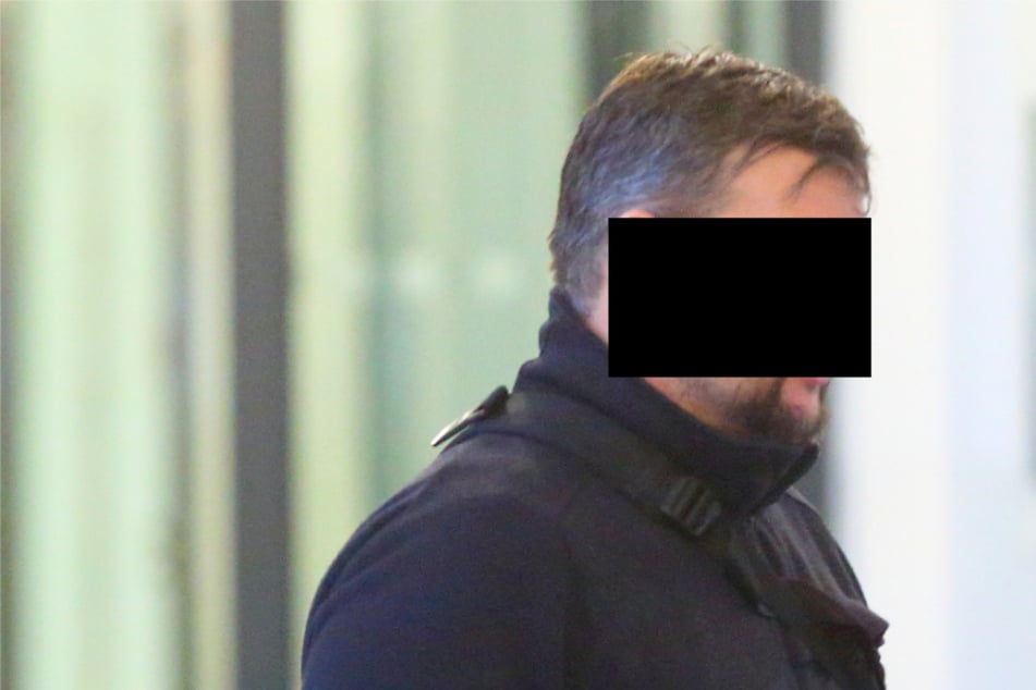 Firmen-Boss vor Gericht: Kassierte Geschäftsführer jahrelang Stütze?