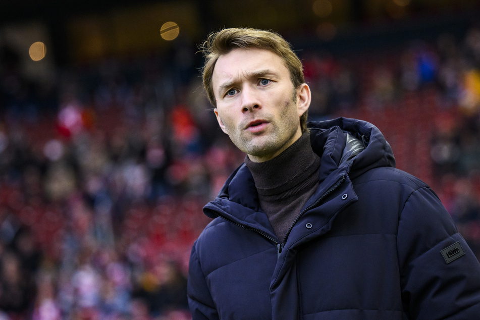 Leverkusens Sportchef Simon Rolfes (41) hat den Transfermakt im Blick.