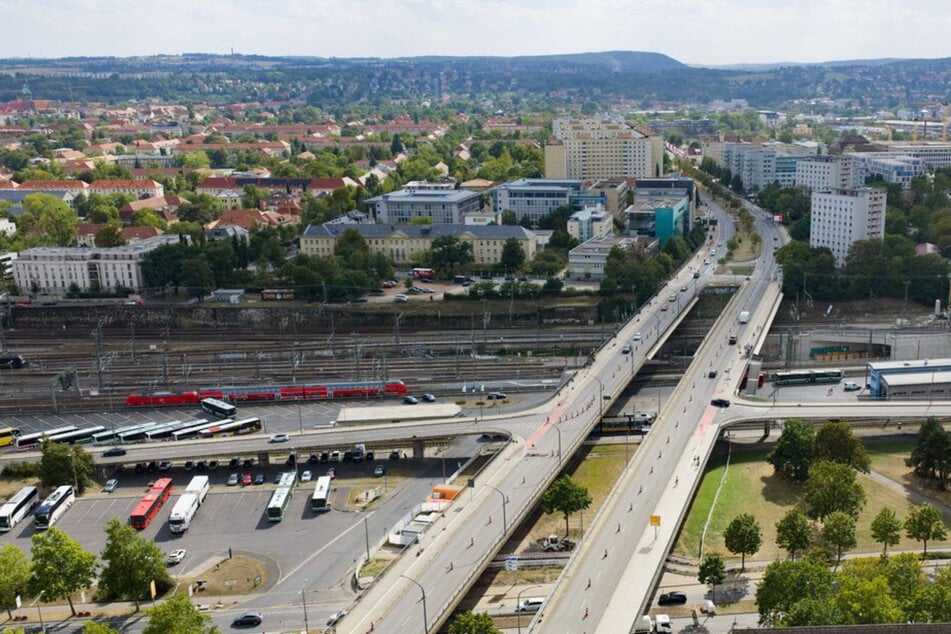 Dresden: Brücke Budapester Straße besteht Belastungsversuch: Wie geht es jetzt weiter?