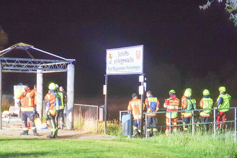 50-Jähriger fährt in Neckar: Auto geborgen, doch damit ist der Mann nicht reingefahren