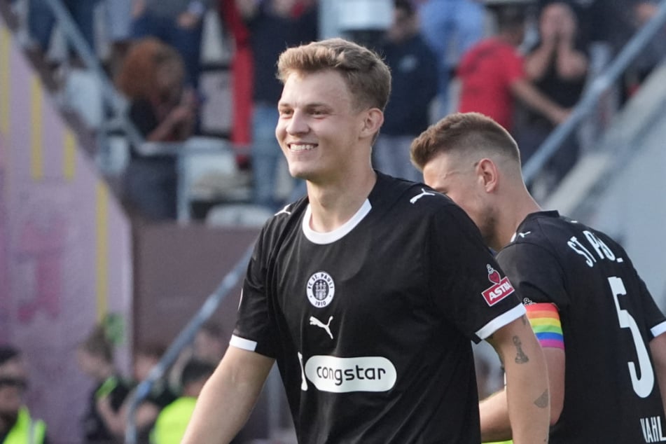 Weniger Grund zum Lachen: St. Paulis Abwehrspieler David Nemeth (24, M.) fällt wegen muskulärer Probleme zum Bundesliga-Saisonstart aus.