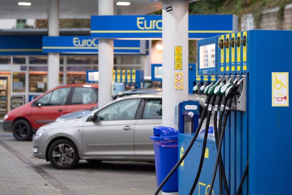 Ein Tank-Ausflug nach Tschechien dürfte sich derzeit vor allem in Wohnortnähe zur Grenze richtig auszahlen. (Archivbild)
