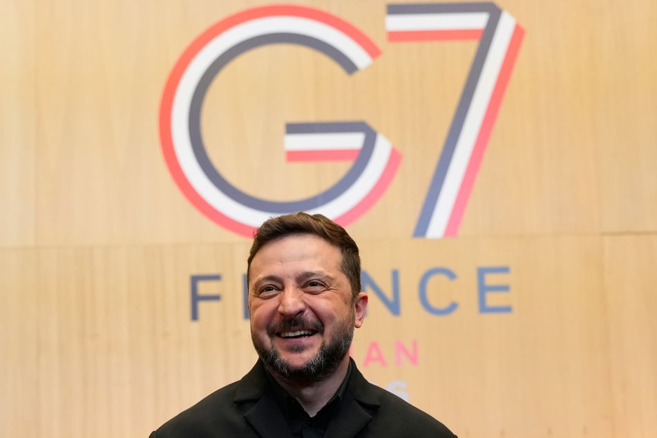 Ukraine-Präsident Wolodymyr Selenskyj (48) hatte am Rande des G7-Gipfels im französischen Évian allen Grund zur Freude. Der Ukraine soll im Krieg gegen Russland weiter unter die Arme gegriffen werden.