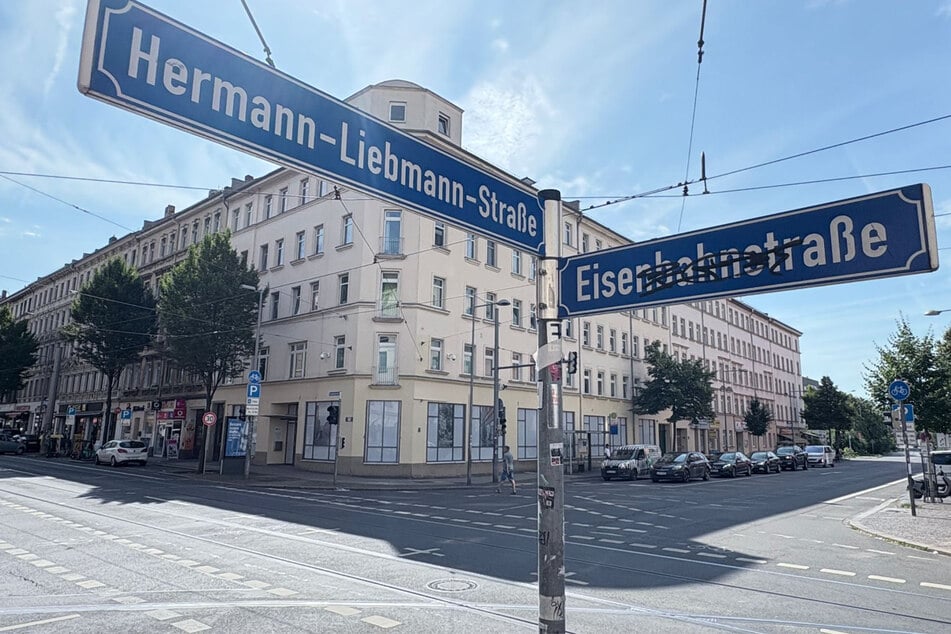 Der Polizeiposten auf der Eisenbahnstraße wurde erst kürzlich eröffnet. Es ist nicht der erste Angriff auf das Gebäude.
