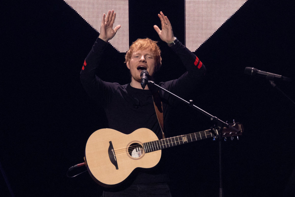 Der britische Singer-Songwriter Ed Sheeran (33) wird zwei Tage vor dem EM-Anpfiff in München für Stimmung sorgen.