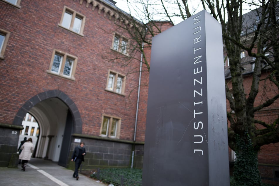 Schon nach dem Urteil hatte die Aachener Staatsanwaltschaft eine weitere Anklage gegen den Pfleger angekündigt. (Symbolbild)