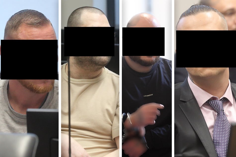 Andreas M. (35, l.), Matthias W. (34, 2. v. l.), Sandro S. (35, 2. v. r.) und Marcel C. (36, r.) sitzen derzeit auf der Anklagebank.