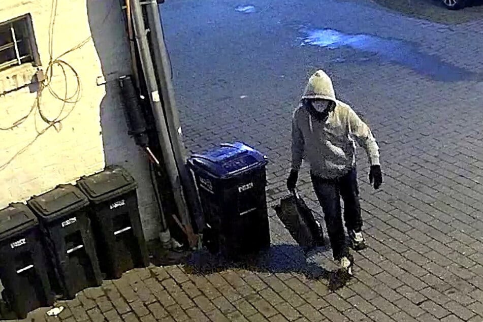 January 6 pipe bomb suspect appears in court amid new reports about possible motivation