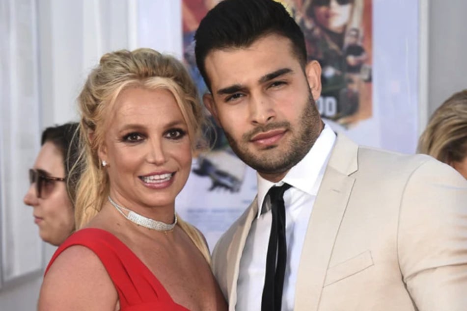 Britney Spears und Sam Asghari trennten sich nach nur 14 Monaten Ehe aufgrund "unüberbrückbarer Differenzen".