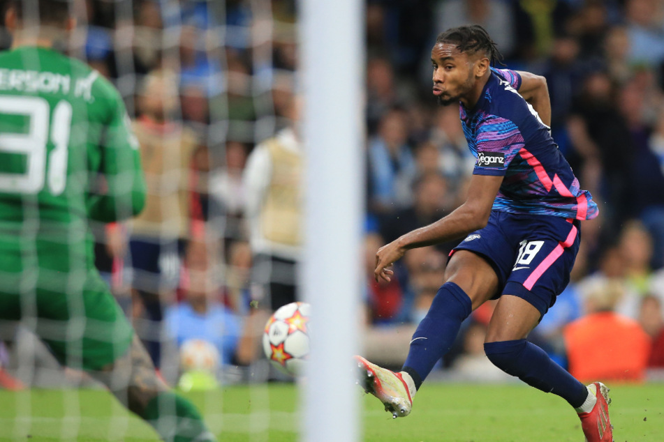 Obwohl Christopher Nkunku (23) mit insgesamt drei Toren immer wieder auf den englischen Meister verkürzen konnte...