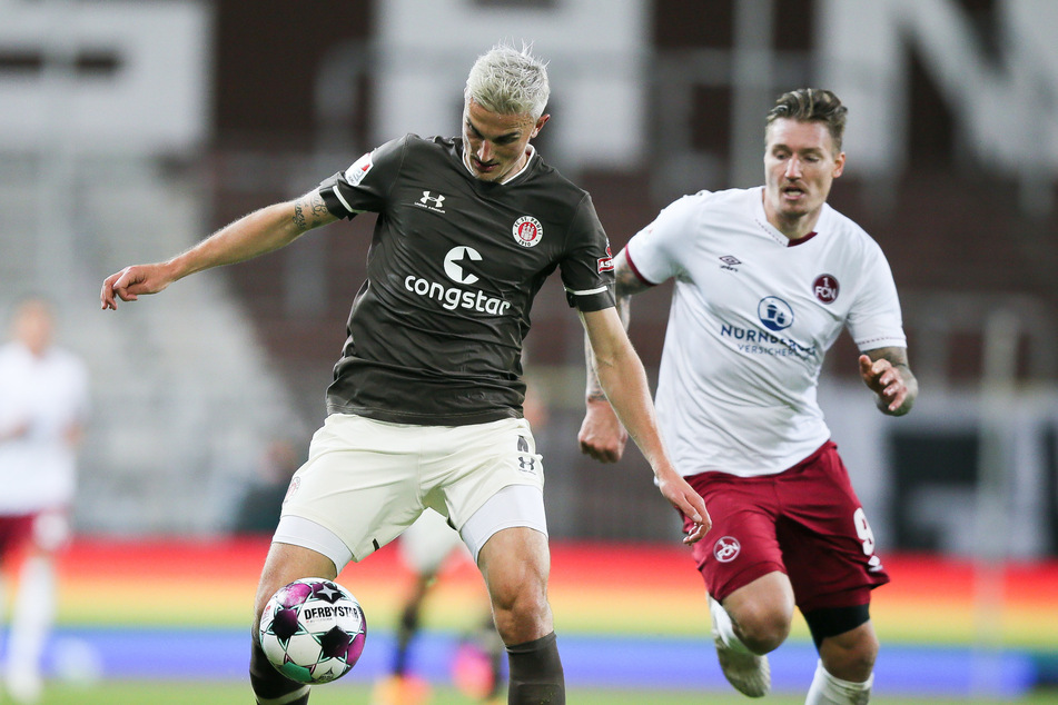 In seiner Zeit beim FC St. Pauli überraschte der 30-Jährige seine Gegenspieler auch mal mit einer neuen Haarfarbe.