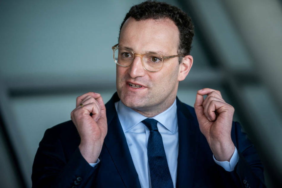 Gesundheitsminister Jens spricht von einem guten Signal. Es werde aber noch Monate dauern, bis tatsächlich ein Impfstoff zur Verfügung steht (Archivbild).