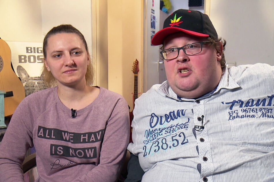 Jennifer und Tobias (beide 27) suchen neue Einnahmequellen.